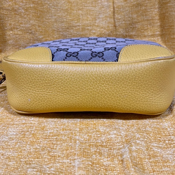 SOLD / Authentic Gucci Bree medium size camera bag - Picture 7 of 14